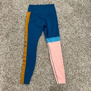 Nike ✔️ only been worn once. In perfect condition. Size small.